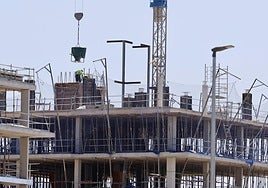 Promoción de vivienda en construcción en la ciudad de Murcia.