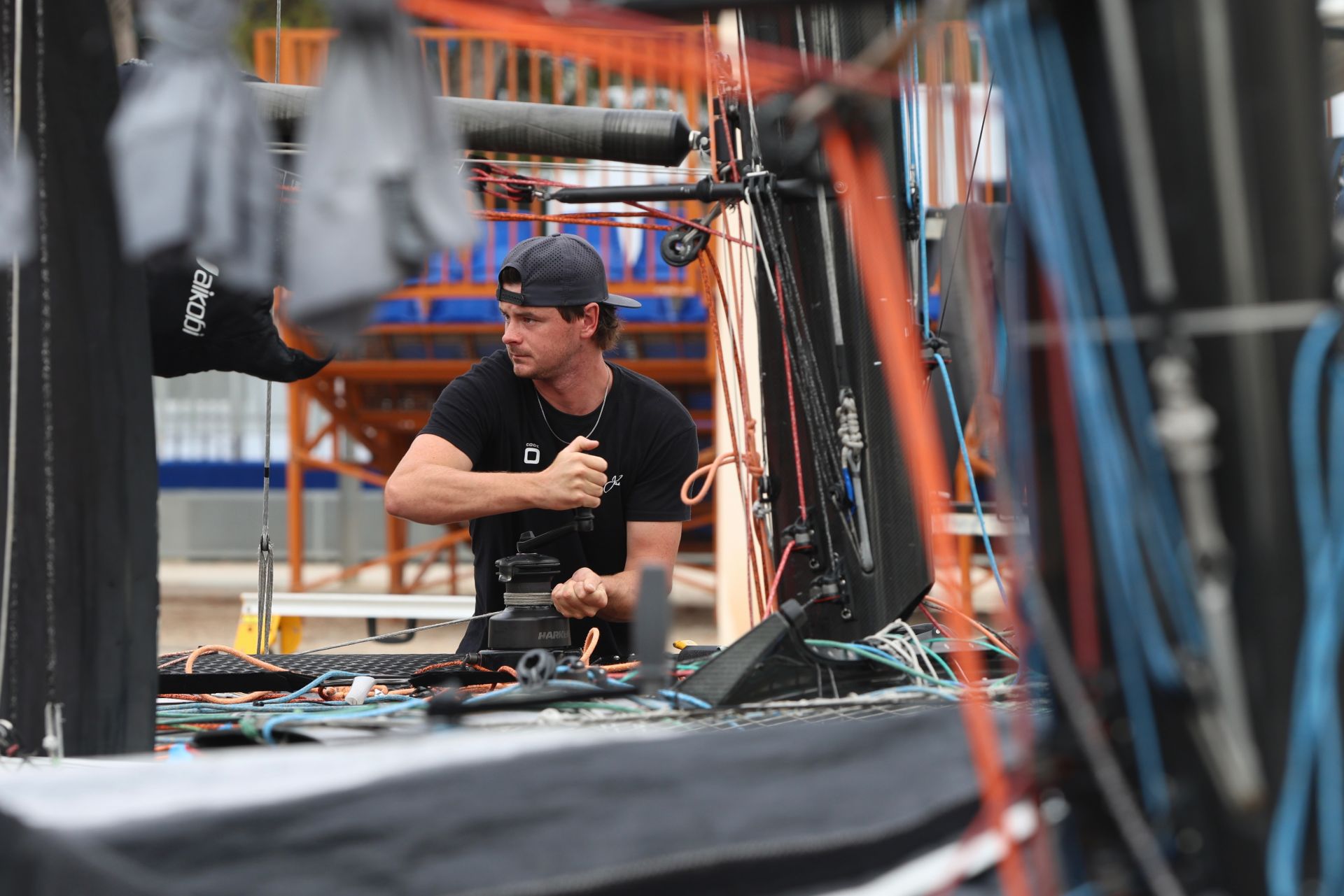 Los equipos preparan sus catamaranes voladores de la ETF 26 en Los Alcázares