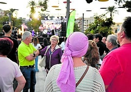 Asistentes al acto por el Día Mundial contra el Cáncer, este viernes.
