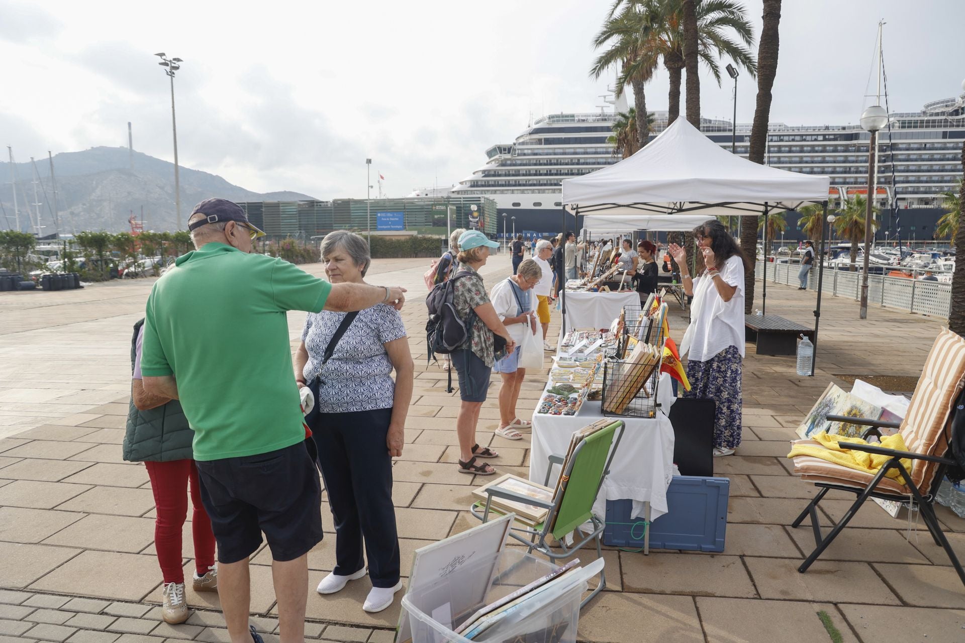 Más de dos mil turistas del crucero &#039;Queen Victoria&#039; desembarcan en Cartagena, en imágenes