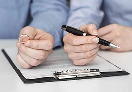Firma de un divorcio.