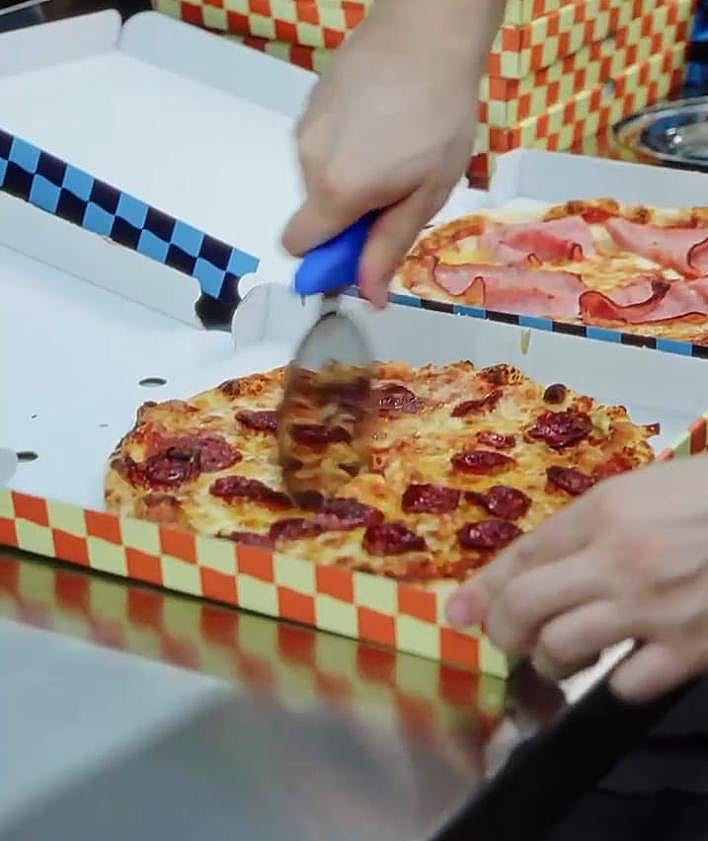 Imagen secundaria 2 - Una mítica pizzería de Molina de Segura reabre renovada tras un largo parón: «Conservamos el sabor de siempre»