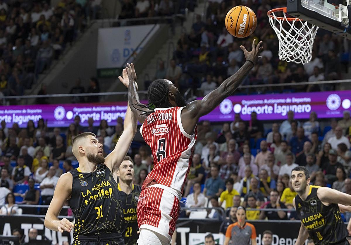 Sant-Roos entra a canasta en la derrota del UCAM Murcia en la pista de La Laguna Tenerife.
