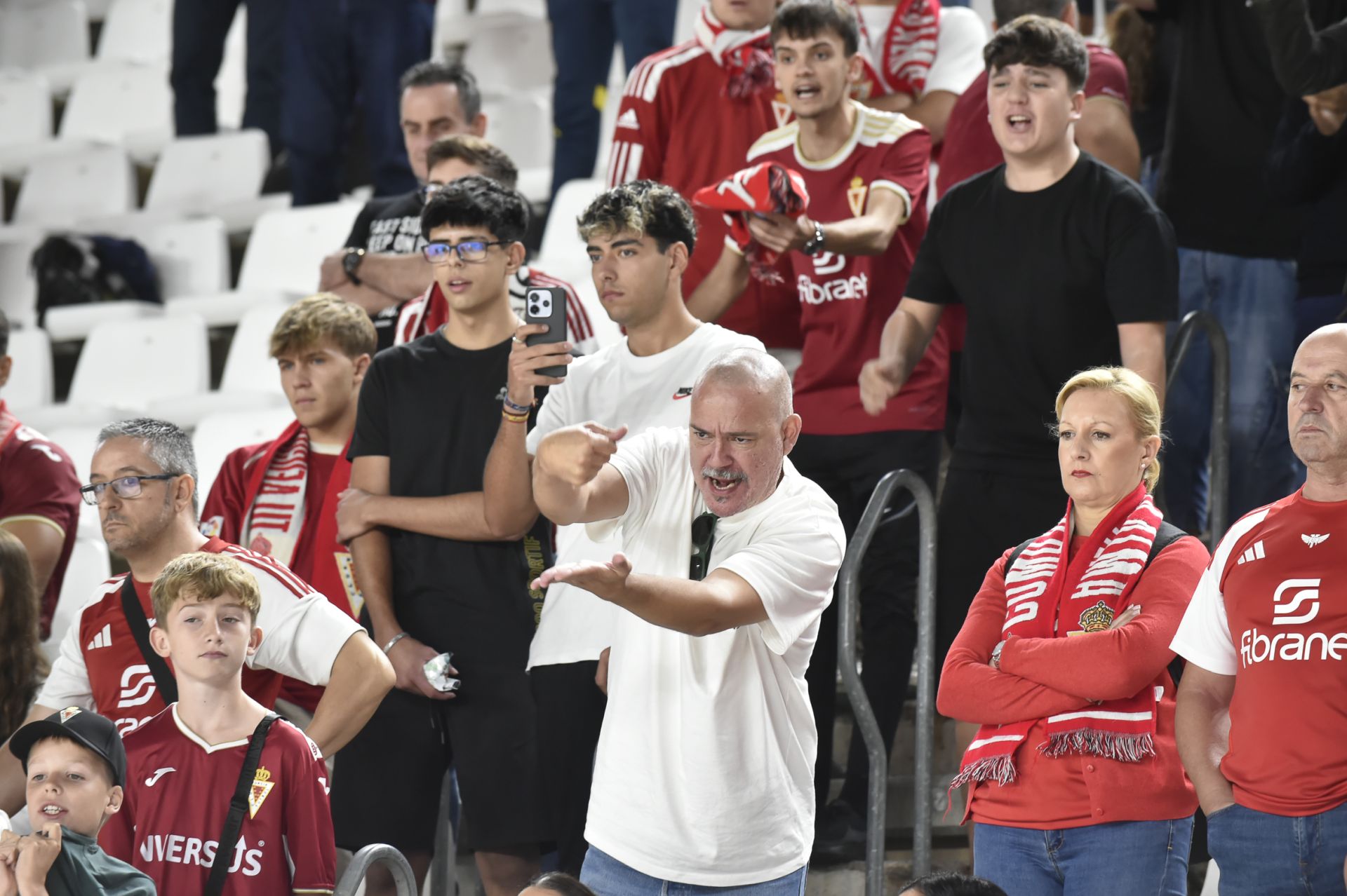 El Real Murcia se estrella ante el Ibiza, en imágenes