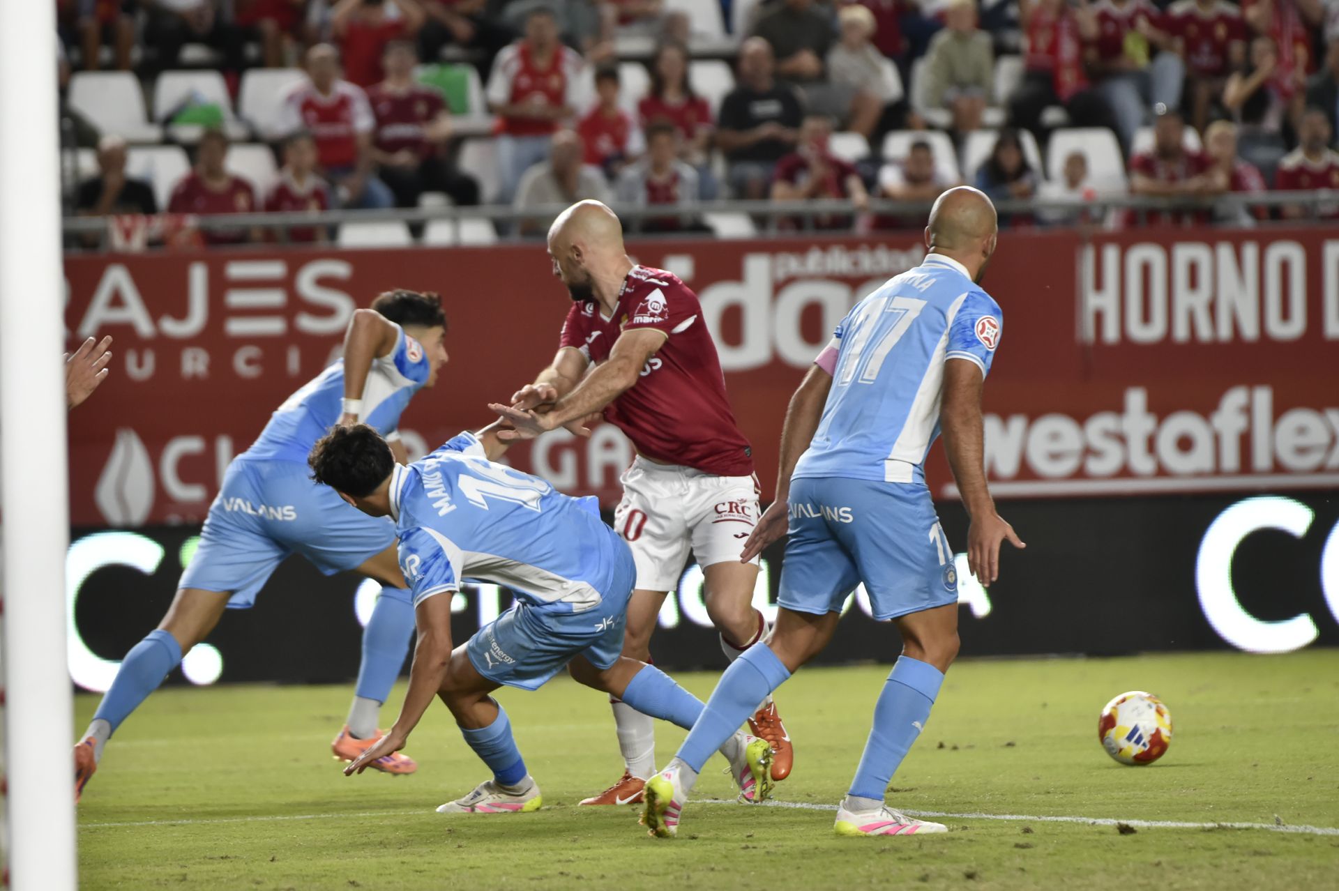 El Real Murcia se estrella ante el Ibiza, en imágenes