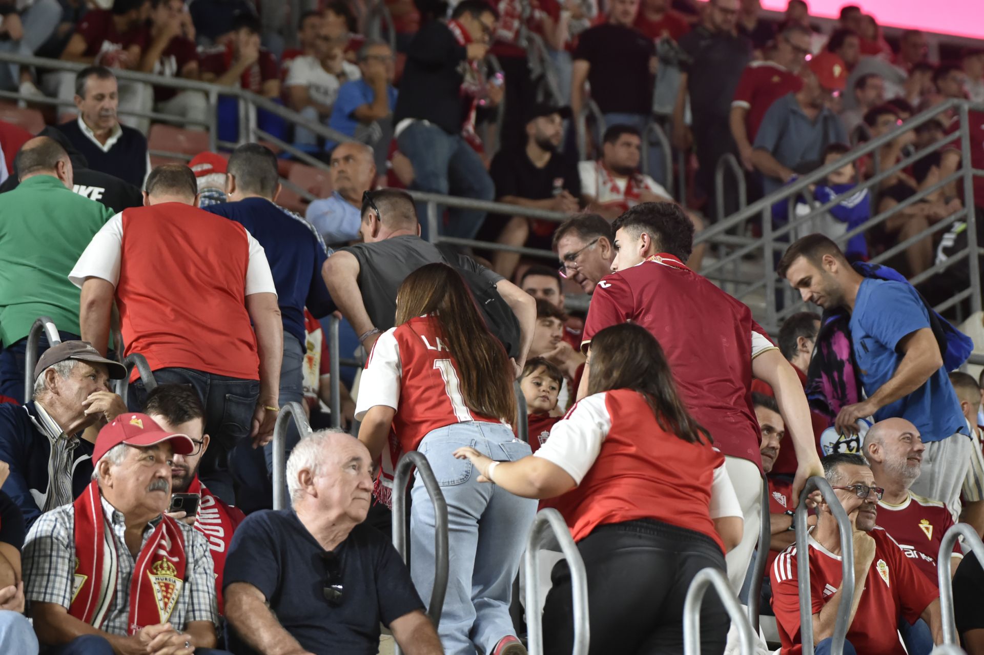 El Real Murcia se estrella ante el Ibiza, en imágenes