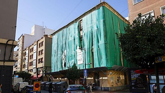 Imagen antes - Antes y después del palacete Saavedra Fajardo de Murcia.