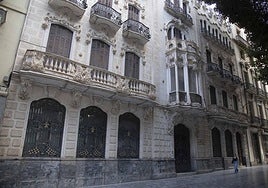 Fachada principal de la Casa Maestre, en la plaza San Francisco.