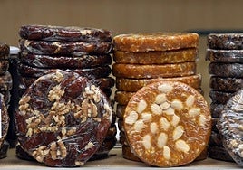 Dulces típicos murcianos con motivo de la festividad de Todos los Santos.