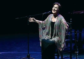 La cantaora Carmen Linares ha dado la vuelta al mundo varias veces. Su disco 'Antología. La mujer en el cante' (Universal, 1996) está considerado por la crítica uno de los diez mejores discos de flamenco de la historia.