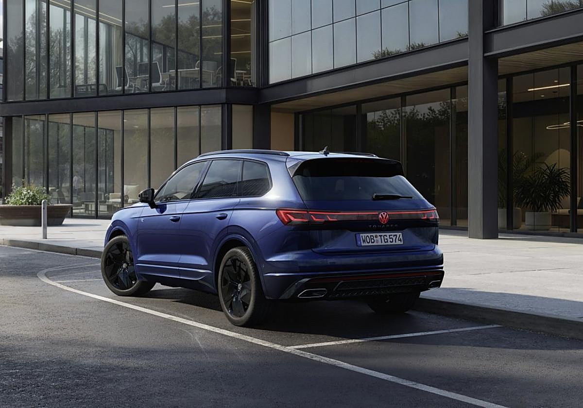 Volkswagen lanzó el Touareg al mercado en 2002y desde entonces ha seguido demostrando sucompetencia premium.