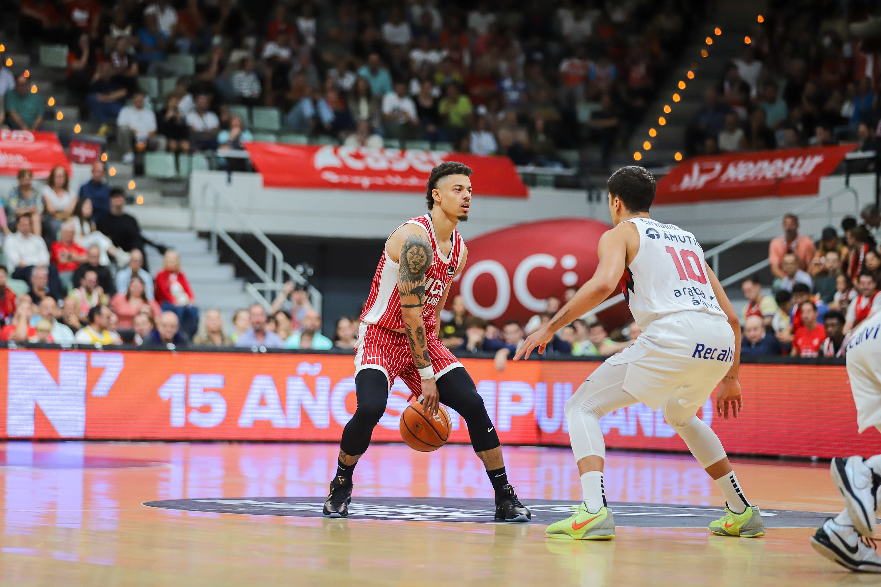 El UCAM Murcia se recompone en casa y vence al Baskonia, en imágenes