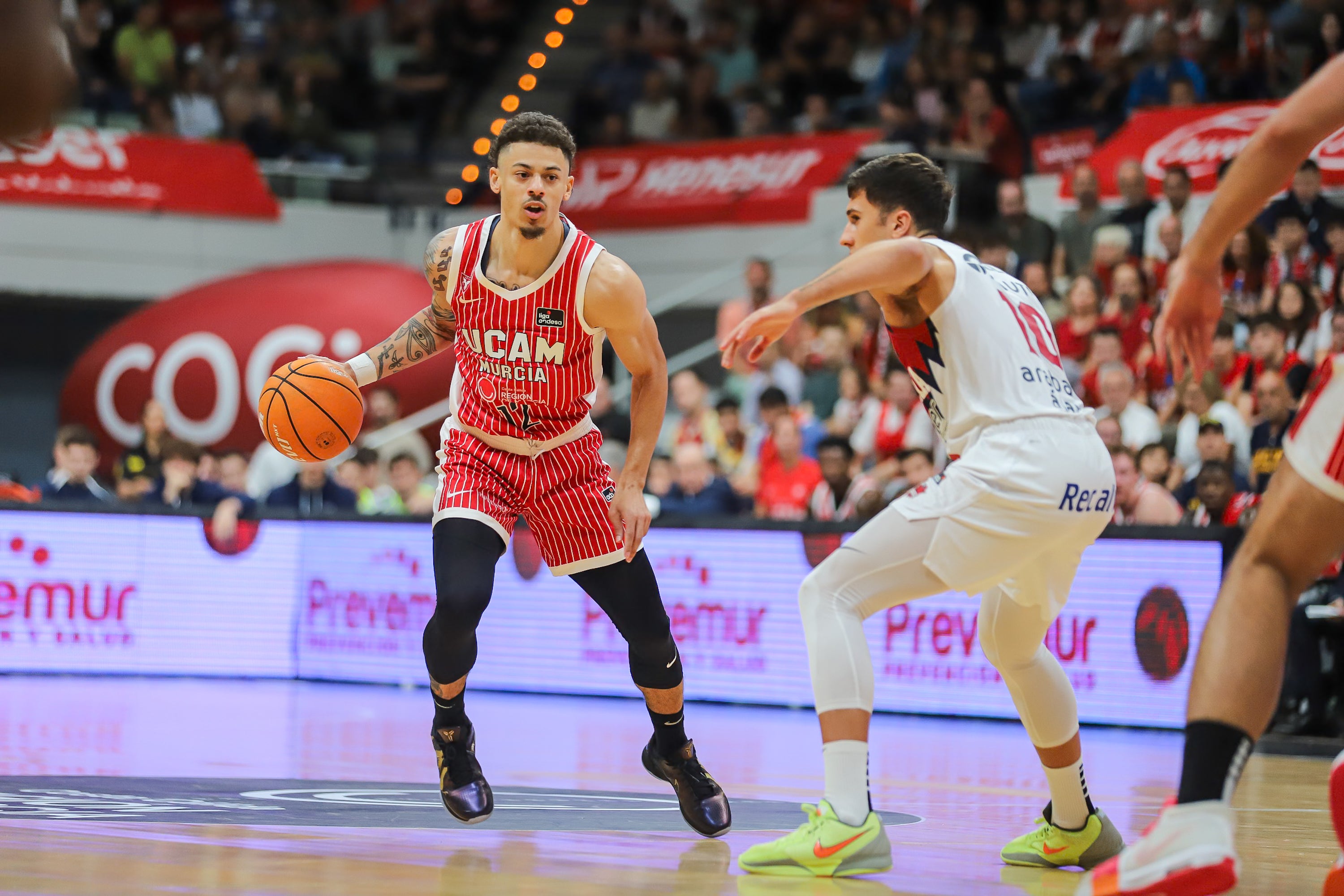 El UCAM Murcia se recompone en casa y vence al Baskonia, en imágenes