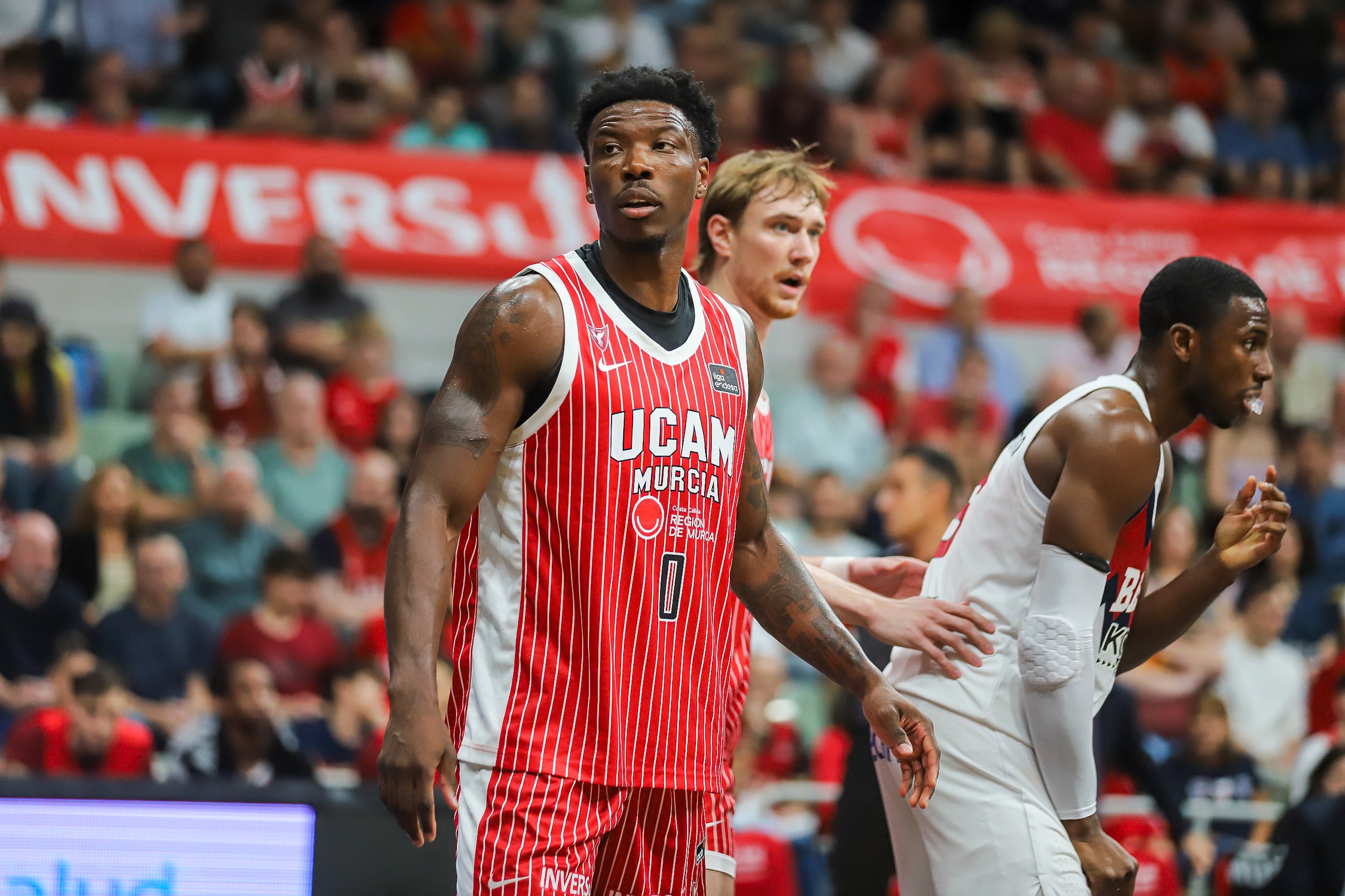 El UCAM Murcia se recompone en casa y vence al Baskonia, en imágenes