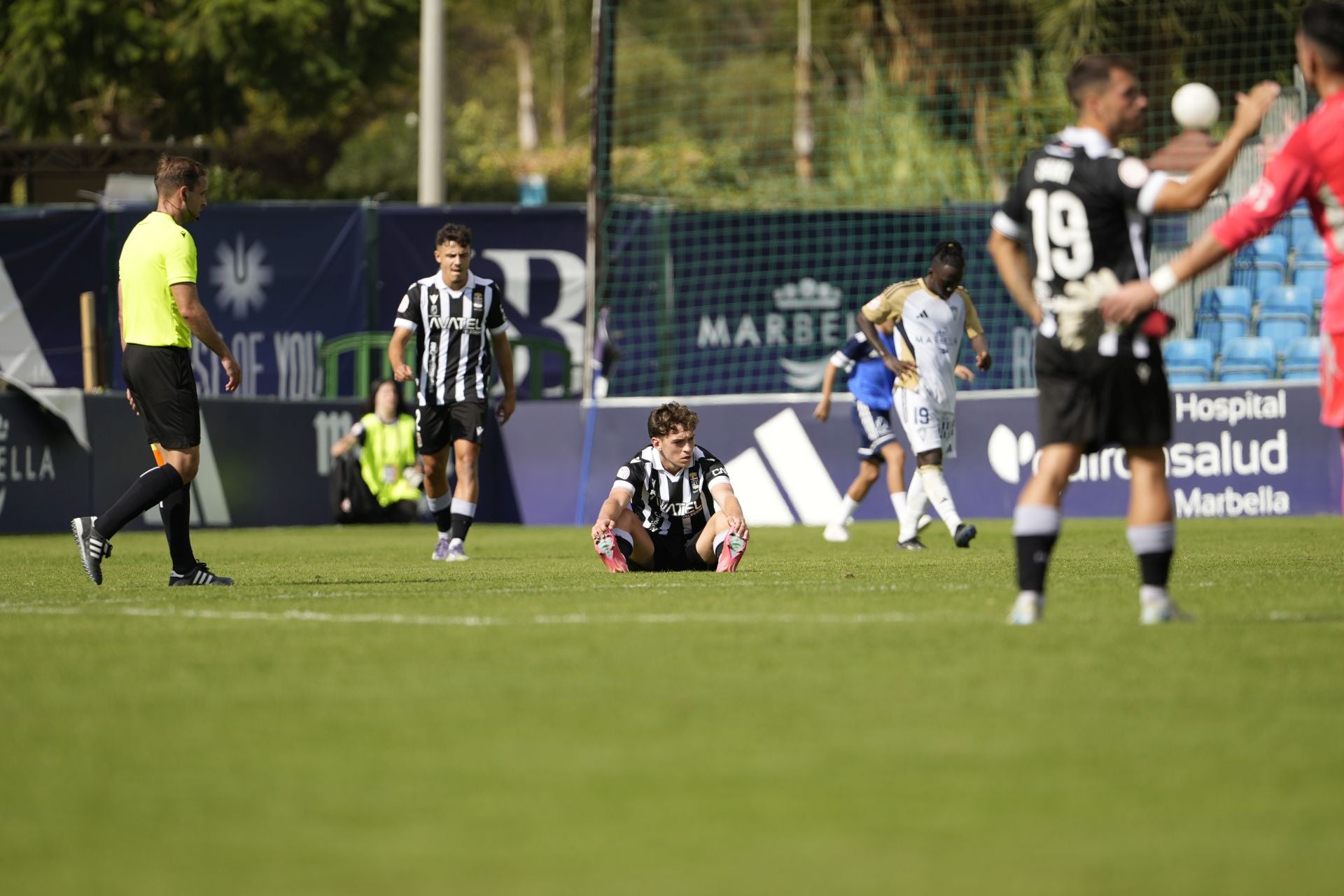 El Cartagena cambia su imagen fuera de casa, pero sigue sin ganar, en imágenes