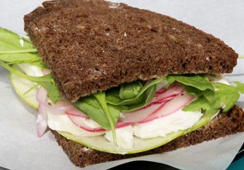 Sándwich de queso de cabra