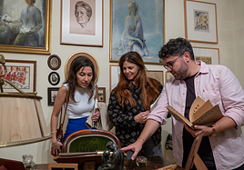 Paula Paz, Manuela Velasco y Fran Garcerá, en el espacio dedicado a Carmen Conde en Cartagena.