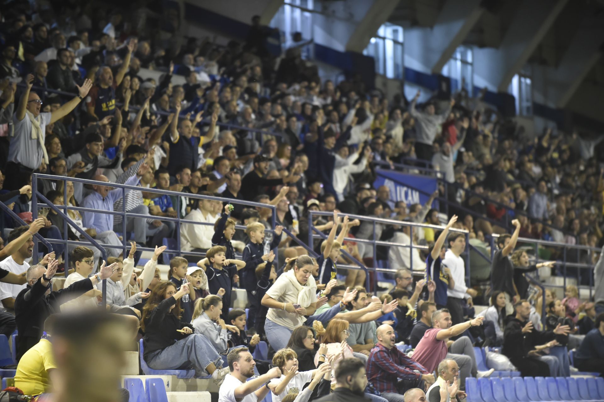 Las imágenes del UCAM CF-Cádiz (1-3)