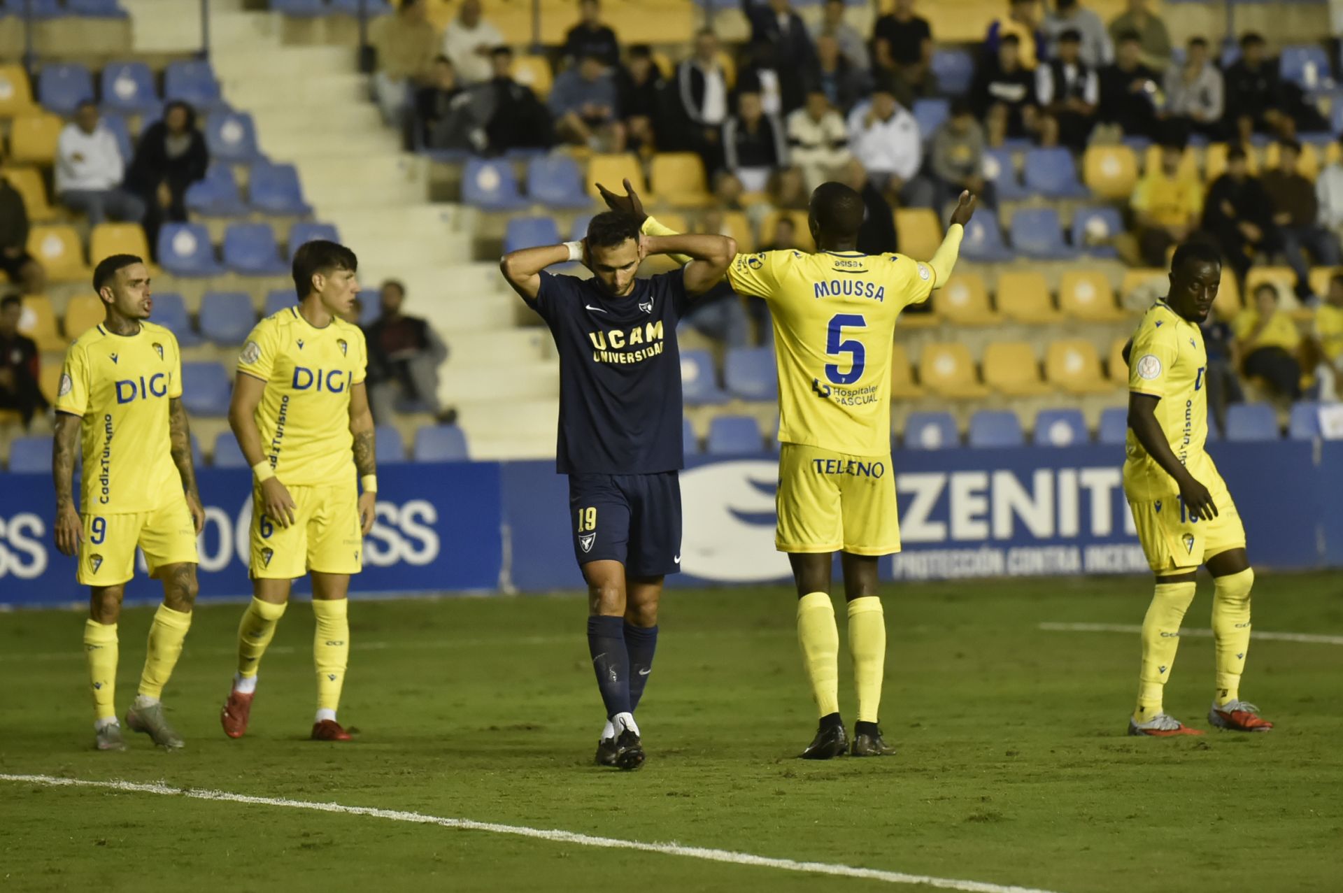 Las imágenes del UCAM CF-Cádiz (1-3)