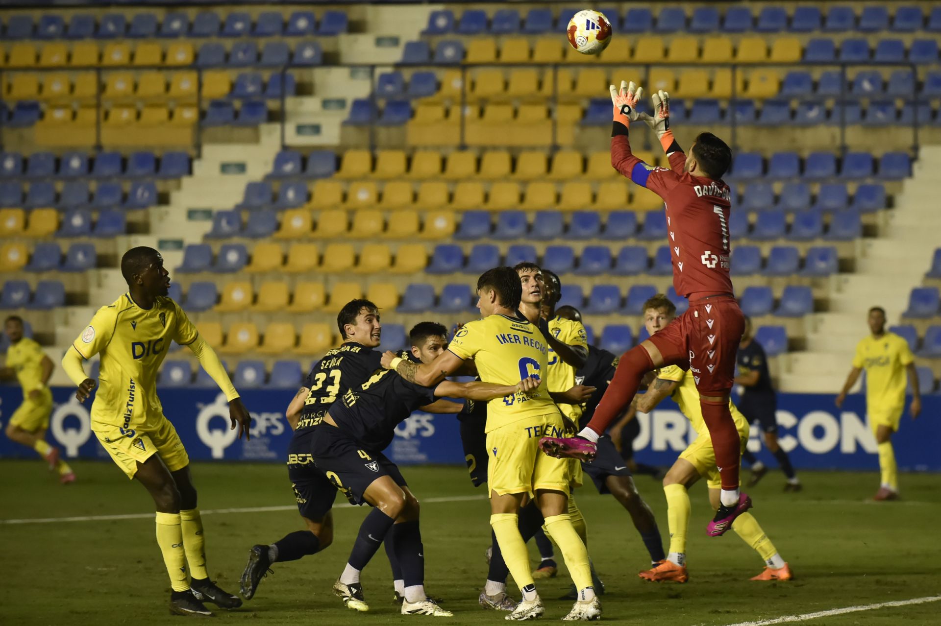 Las imágenes del UCAM CF-Cádiz (1-3)