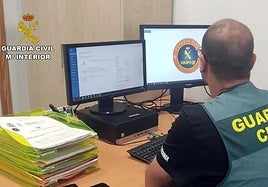 Un agente de la Guardia Civil en una imagen de archivo.