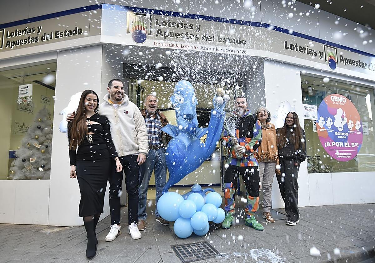 Champán en la administración número 26 de Murcia, la del Genio de la Lotería, en el sorteo del año pasado.