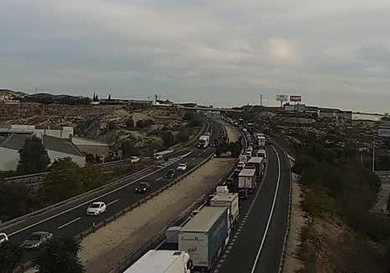 Atasco en la autovía A-30 dirección Murcia