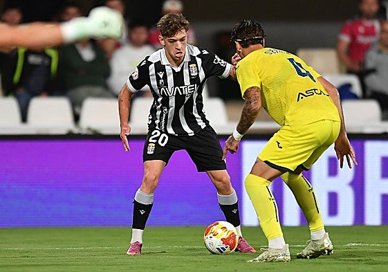 Diego Gómez, con la pelota.