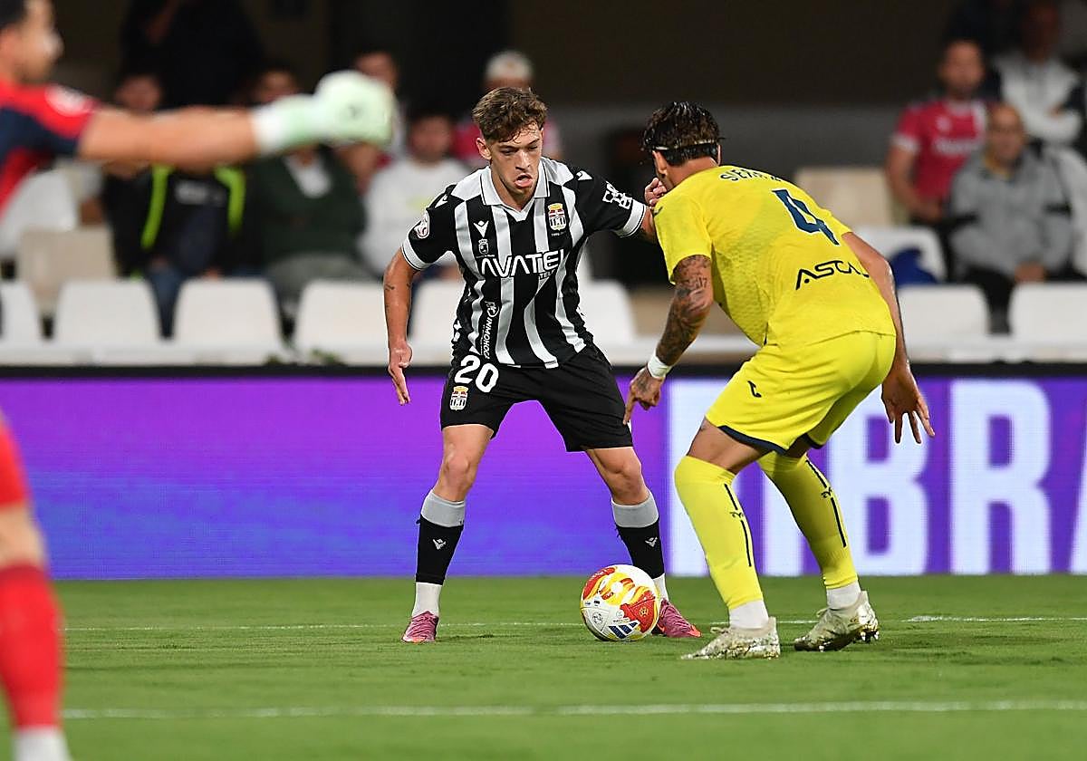 Diego Gómez, con la pelota.