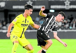 Luismi trata de zafarse de la presión de Maciá.