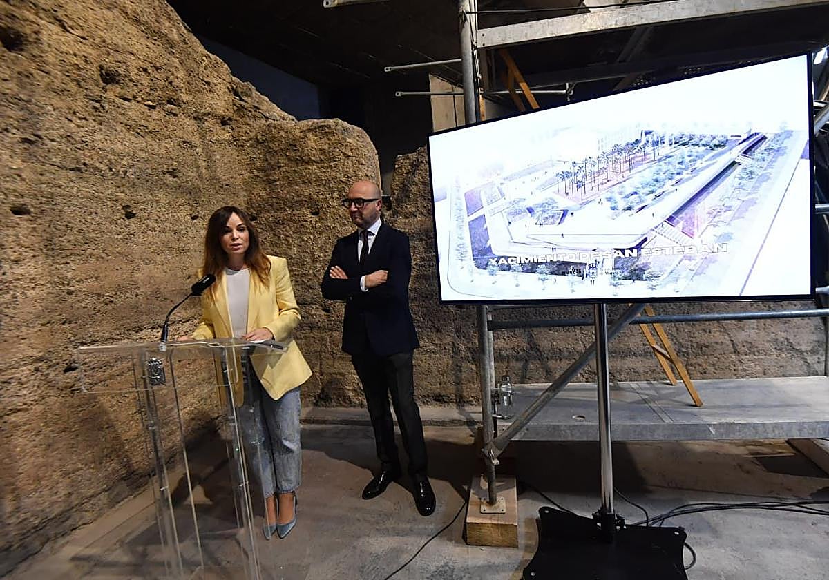 Rebeca Pérez informa sobre las partidas y proyectos incluidos en los Presupuestos del Ayuntamiento de Murcia 2026, este lunes.