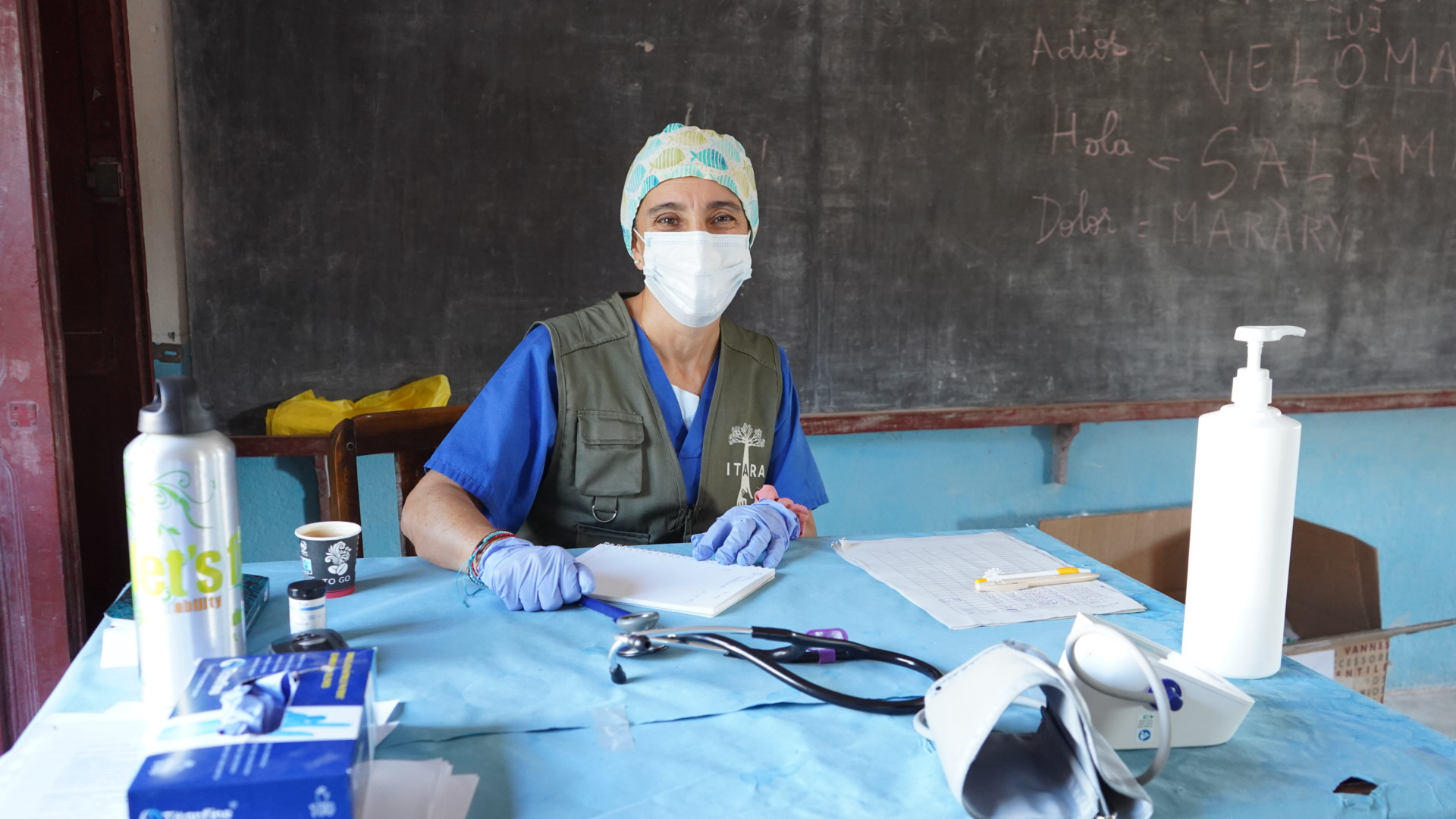Las imágenes del proyecto humanitario en Madagascar en colaboración con el Colegio de Médicos de la Región