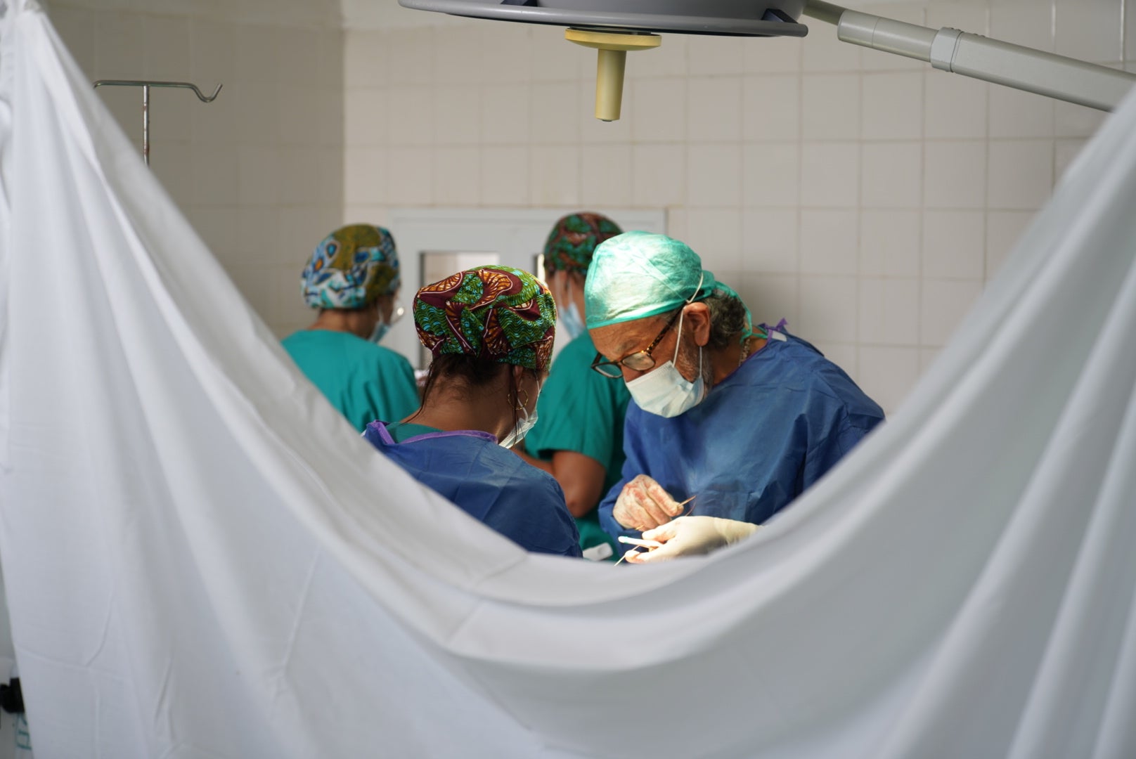 Las imágenes del proyecto humanitario en Madagascar en colaboración con el Colegio de Médicos de la Región