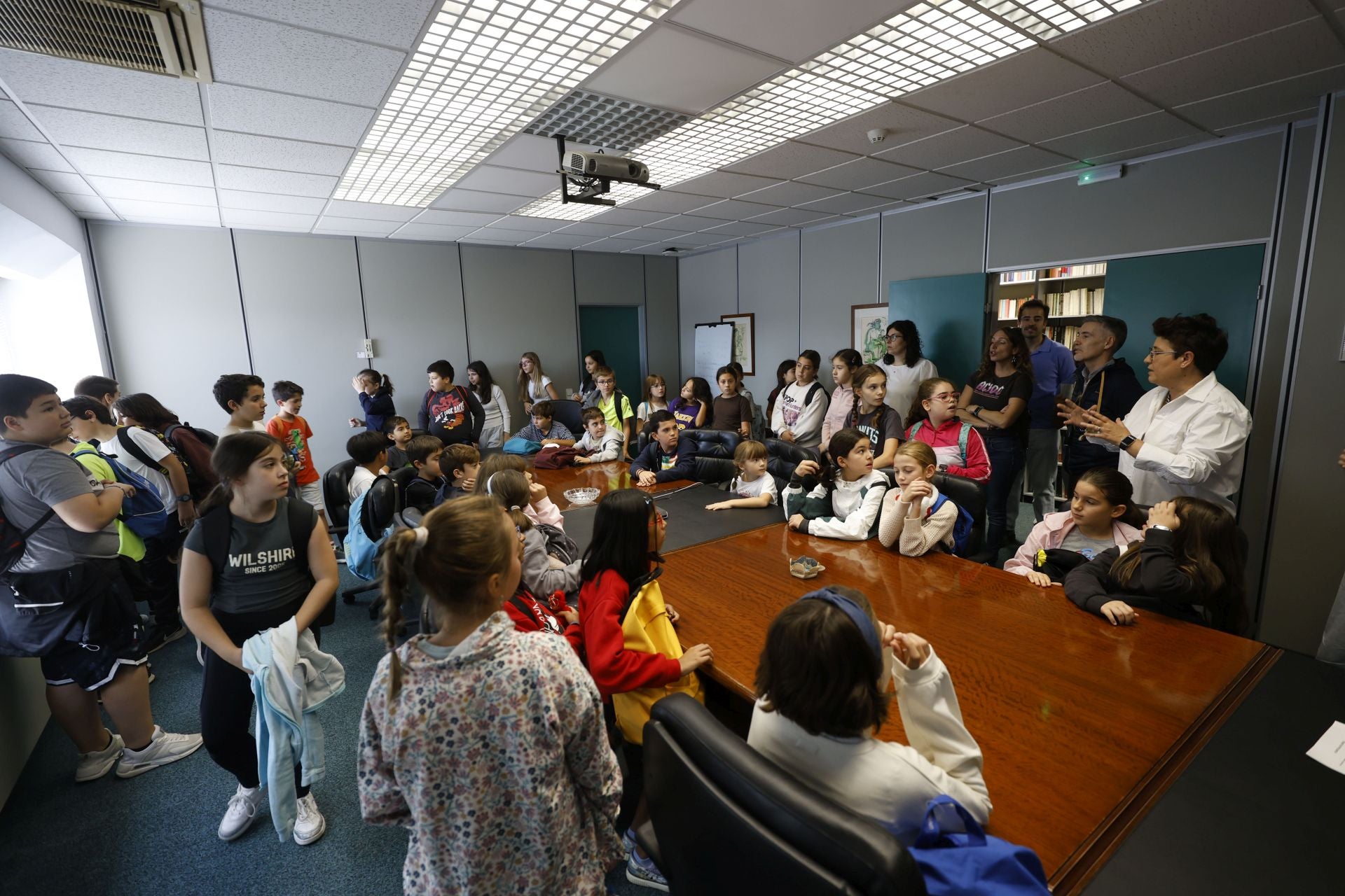 Visita del colegio Federico de Arce Martínez a LA VERDAD, en imágenes
