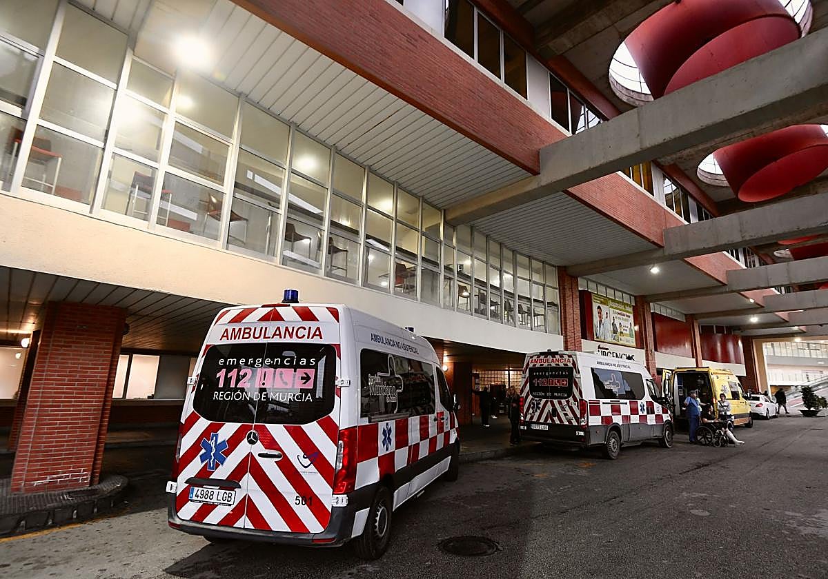 Entrada de urgencias del hospital Virgen de la Arrixaca.