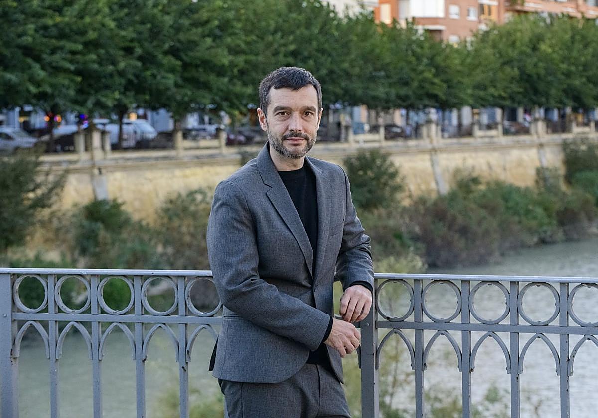 Pablo Bustinduy, el pasado jueves, en el puente de Hierro de la capital.