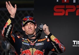 Pedro Acosta, este sábado, con la medalla de plata.