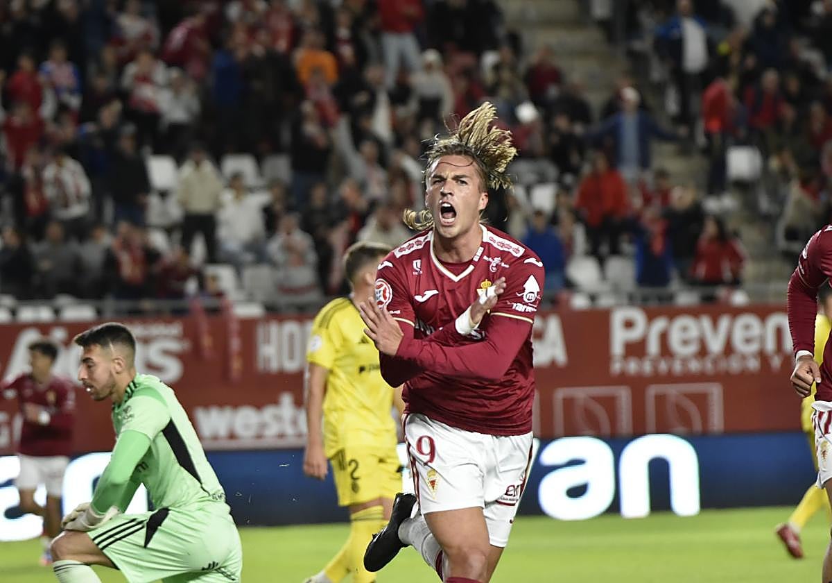 El Real Murcia de Colunga suma su segunda victoria consecutiva, en imágenes