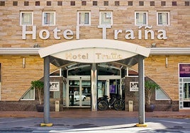 Fachada del hotel Traíña de Lo Pagán.