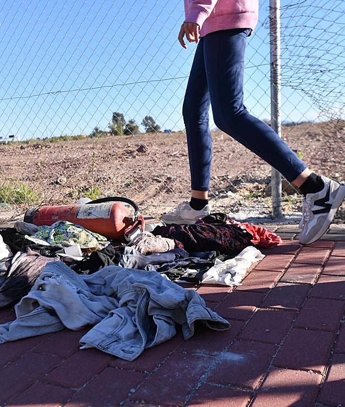 Imagen secundaria 2 - Vecinos de Guadalupe, en Murcia, en pie de guerra por la falta de limpieza: «Me da vergüenza que mis amigos vengan a casa»