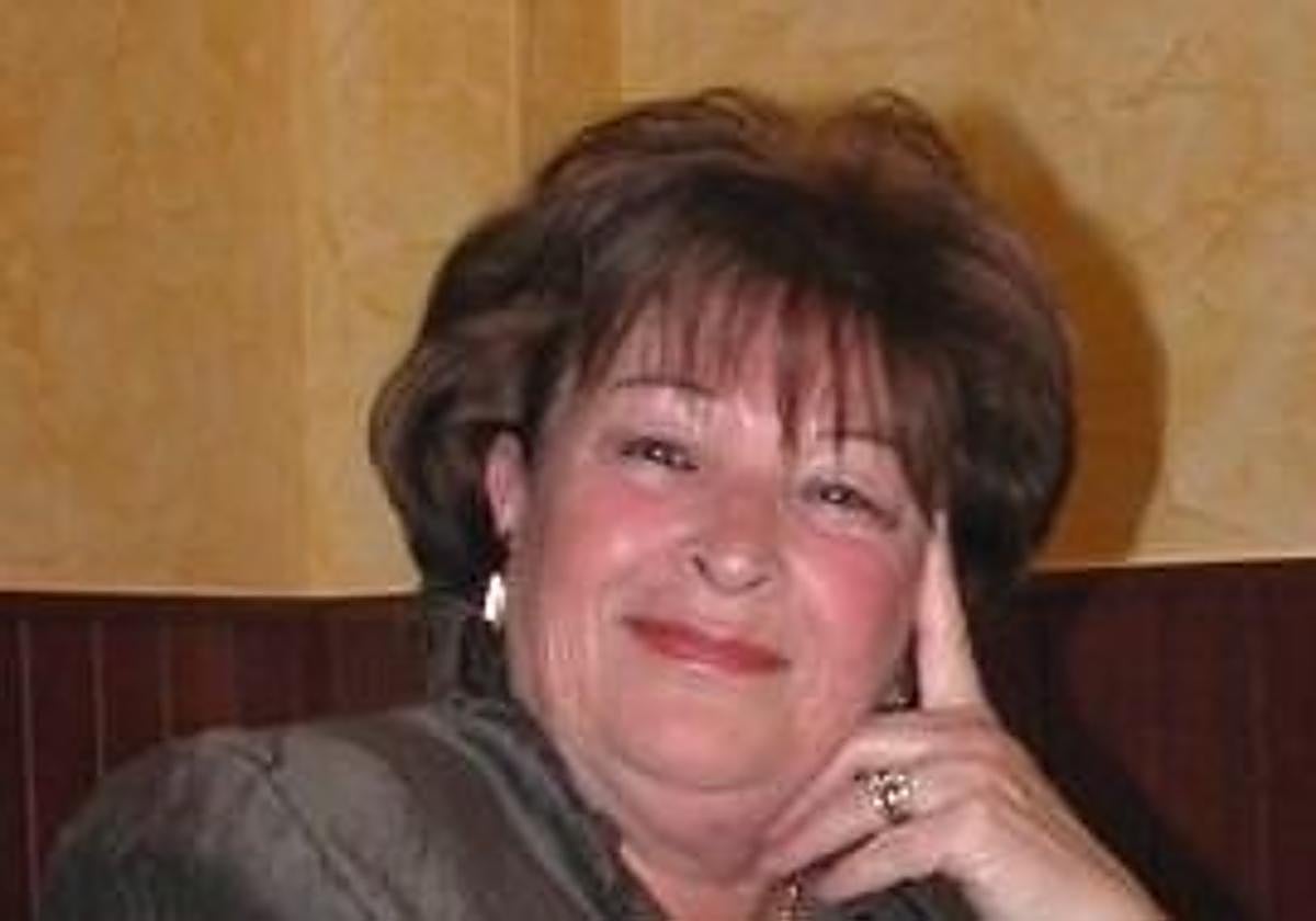 Amparo Avilés Perea.