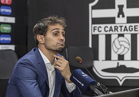 Alejandro Arribas, en su última comparecencia pública en el Cartagonova, el jueves 30 de octubre.