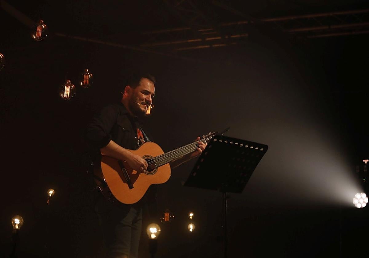 Ismael Serrano en un concierto en una foto de archivo.