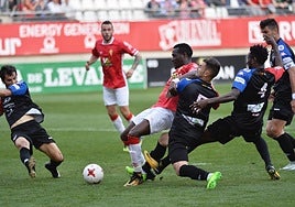 Chrisantus, antes de hacer un gol al Extremadura en 2018.