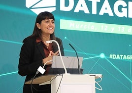 La secretaria de Estado de Digitalización e Inteligencia Artificial, María González Veracruz, en el foro en Murcia.
