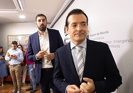 Pancorbo y Antelo, momentos después del anunciar que Vox abandonaba el Gobierno regional.