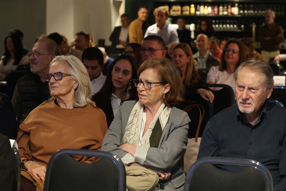 Foro 'Diálogos con arte', en imágenes
