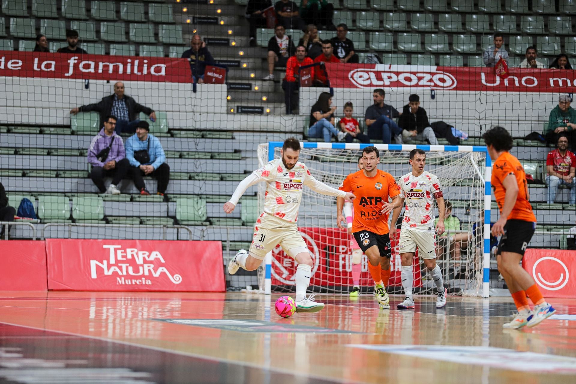 La victoria de ElPozo ante Ribera Navarra, en imágenes