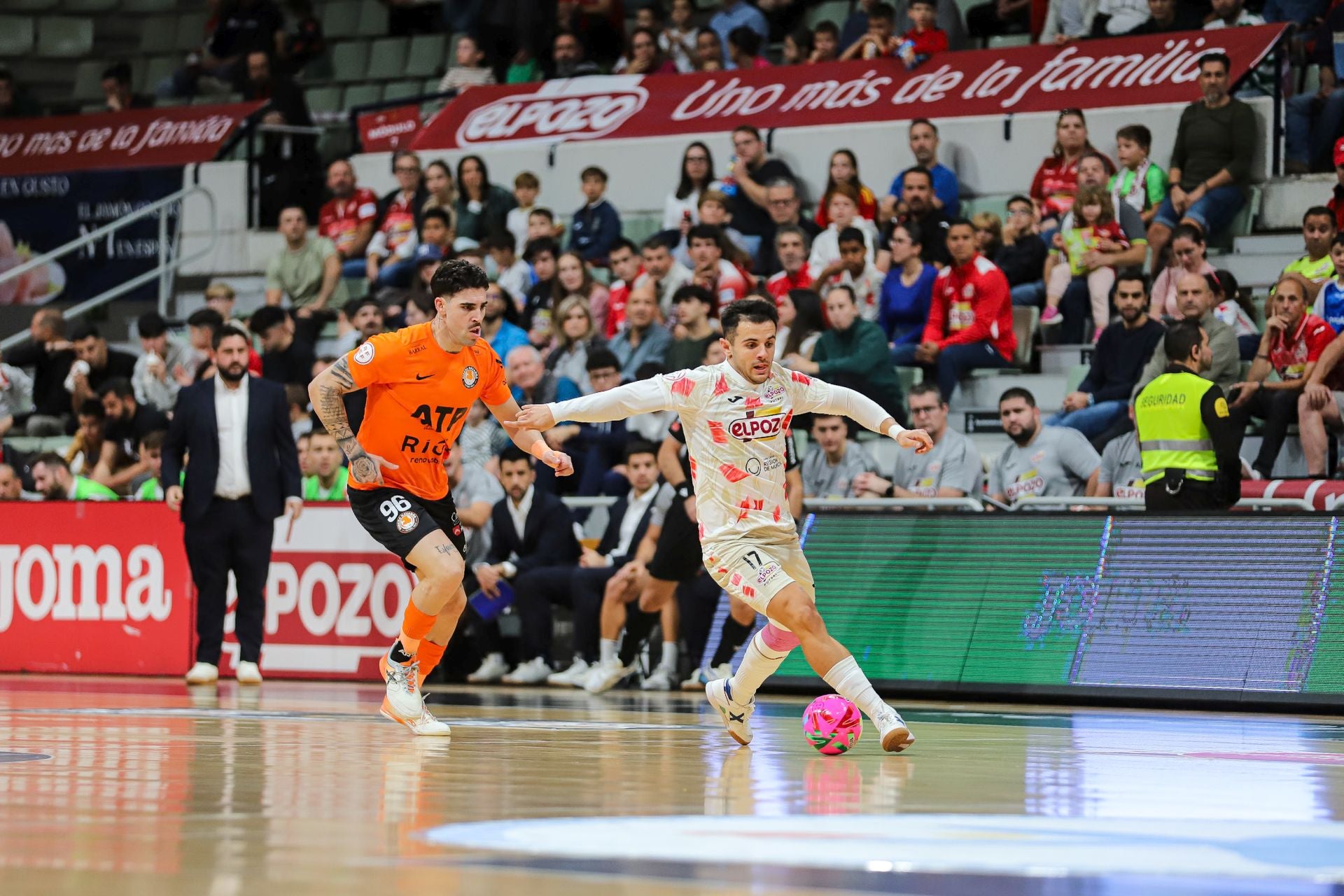 La victoria de ElPozo ante Ribera Navarra, en imágenes