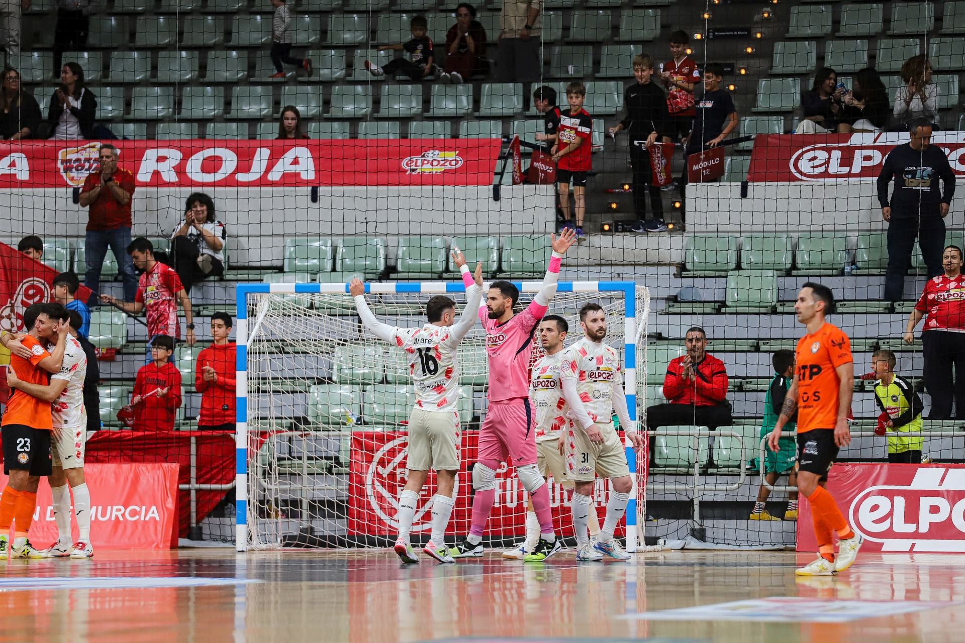 La victoria de ElPozo ante Ribera Navarra, en imágenes